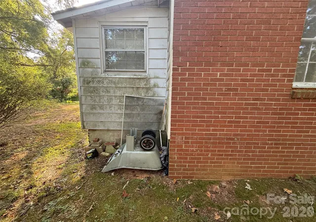 Photo 1 of Single family home for sale at 8915 Idlewild Rd, Charlotte, NC 28227 | MLS# 4430332 | Listing updated on 2026-10-09