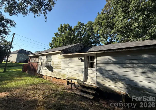 Photo 4 of Single family home for sale at 8915 Idlewild Rd, Charlotte, NC 28227 | MLS# 4430332 | Listing updated on 2026-10-09