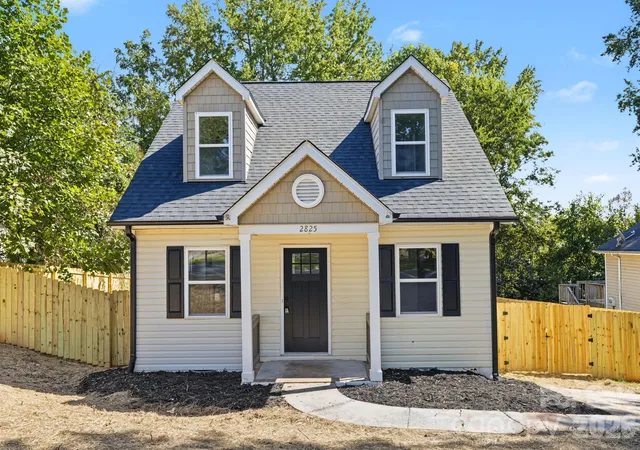 Photo 1 of Single family home for sale at 2825 Mayfair Ave, Charlotte, NC 28208 | MLS# 4430334 | Listing updated on 2026-10-19