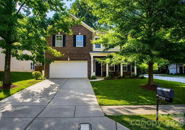 Photo 1 of Single family home for sale at 7235 Barefoot Forest Dr, Charlotte, NC 28269 | MLS# 4430339 | Listing updated on 2026-10-06