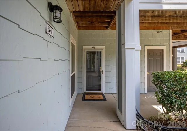 Listing Photo 5 - Condo for sale in building located at 18840 Nautical Dr, Cornelius, NC 28031 - Unit #64