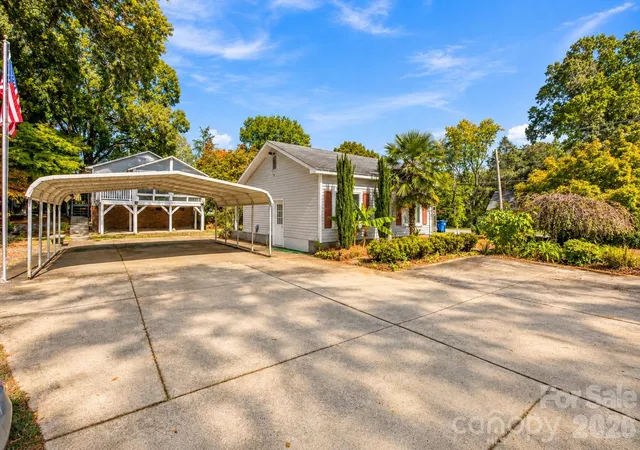 Photo 4 of Single family home for sale at 217 23rd Street NW, Hickory, NC 28601 | MLS# 4430349 | Listing updated on 2026-10-03