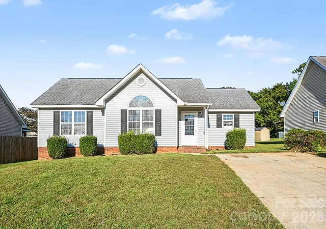 Single family home for sale at 4415 Biesterfield Dr, Charlotte, NC 28216 | MLS# 4430353