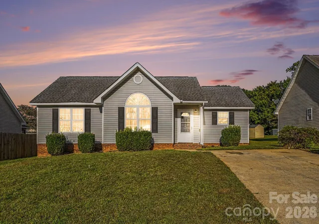 Photo 2 of Single family home for sale at 4415 Biesterfield Dr, Charlotte, NC 28216 | MLS# 4430353 | Listing updated on 2026-10-07