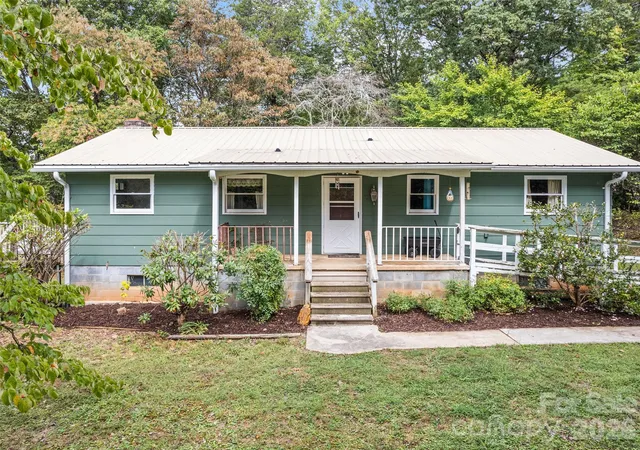 Photo 1 of Single family home for sale at 177 Mica Ridge, Sylva, NC 28779 | MLS# 4430368 | Listing updated on 2026-10-02
