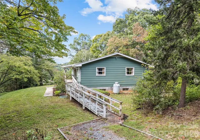 Photo 2 of Single family home for sale at 177 Mica Ridge, Sylva, NC 28779 | MLS# 4430368 | Listing updated on 2026-10-02