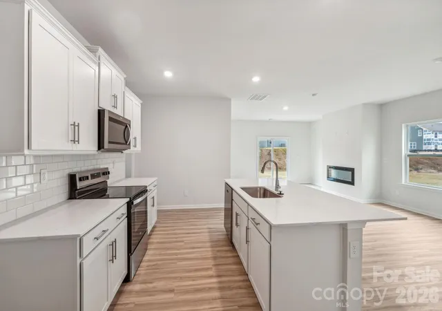 Photo 2 of Single family home for sale at 68 Laurel Pointe Dr, Waynesville, NC 28785 | MLS# 4430369 | Listing updated on 2026-10-02