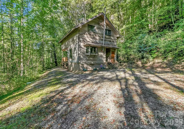 Photo 3 of Single family home for sale at 8579 Big Pine Rd, Marshall, NC 28753 | MLS# 4430378 | Listing updated on 2026-10-06