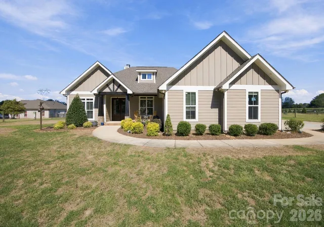 Photo 3 of Single family home for sale at 2870 Bradshaw Rd, Mooresville, NC 28115 | MLS# 4430384 | Listing updated on 2026-10-02