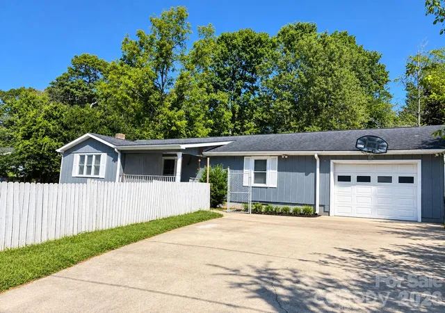 Photo 2 of Single family home for sale at 203 Regan St, East Flat Rock, NC 28726 | MLS# 4430392 | Listing updated on 2026-10-07