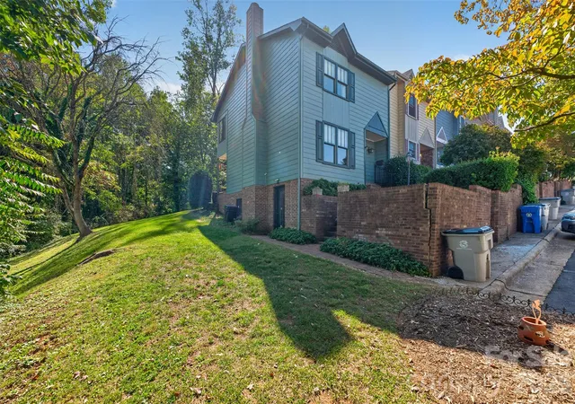 Photo 3 of Townhouse for sale at 623 College Ave Sw, Lenoir, NC 28645 | MLS# 4430394 | Listing updated on 2026-10-06