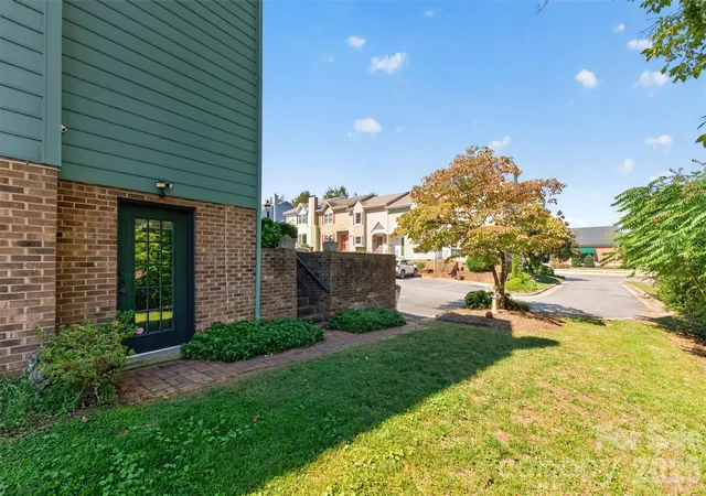 Photo 3 of Townhouse for sale at 623 College Ave SW, Lenoir, NC 28645 | MLS# 4430394 | Listing updated on 2026-10-06