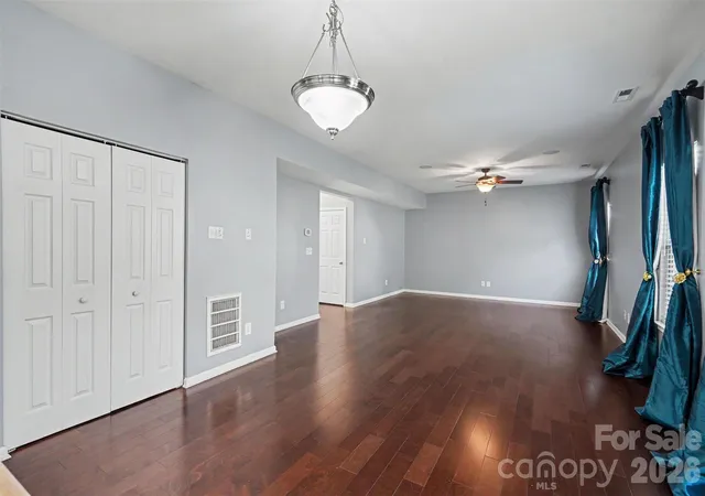 Photo 3 of Single family home for sale at 3315 Ashley View Dr, Charlotte, NC 28213 | MLS# 4430403 | Listing updated on 2026-10-01