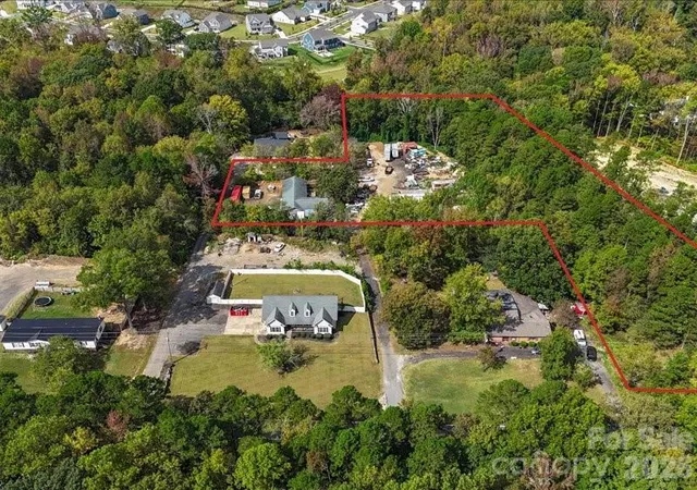 Photo 3 of Single family home for sale at 13225 Asbury Chapel Rd, Huntersville, NC 28078 | MLS# 4430405 | Listing updated on 2026-10-02