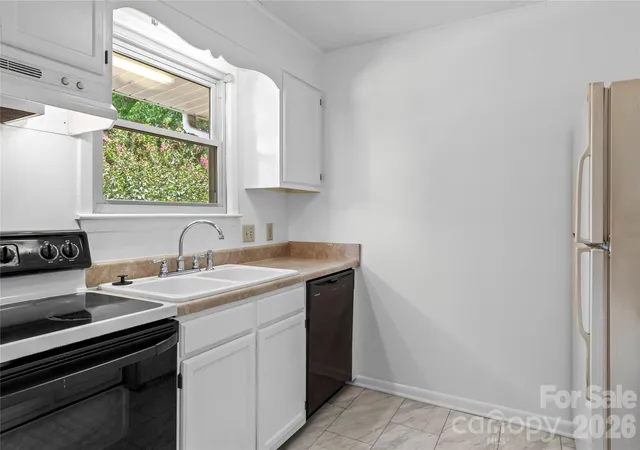 Photo 3 of Condo for sale at 178 Driftwood Ln, Winston Salem, NC 27104 | MLS# 4430407 | Listing updated on 2026-10-05