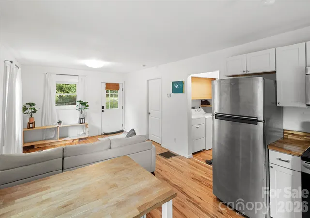 Photo 3 of Single family home for sale at 50 Long Cvs Rd, Candler, NC 28715 | MLS# 4430408 | Listing updated on 2026-10-02