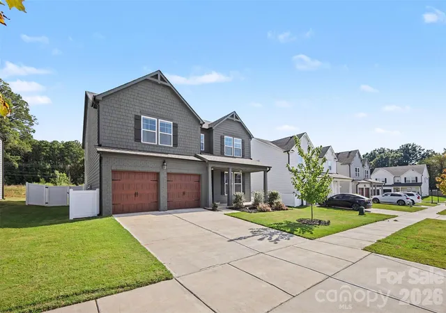 Photo 3 of Single family home for sale at 14107 Belmont Greene Dr, Charlotte, NC 28213 | MLS# 4430411 | Listing updated on 2026-10-08