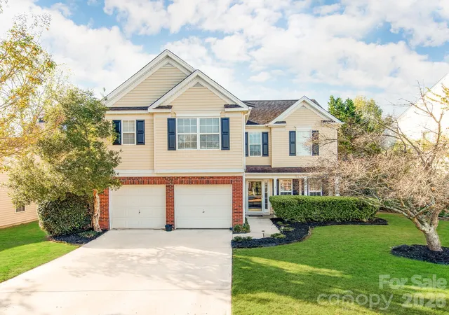 Photo 1 of Single family home for sale at 7707 Nicolette Ct, Charlotte, NC 28215 | MLS# 4430418 | Listing updated on 2026-10-29