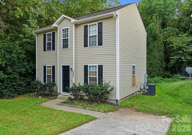 Photo 1 of Single family home for sale at 3021 Seymour Dr, Charlotte, NC 28208 | MLS# 4430421 | Listing updated on 2026-10-01