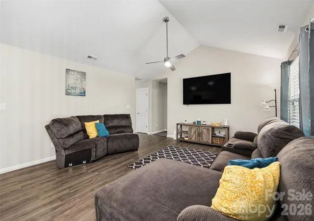 Photo 3 of Single family home for sale at 633 Ashford St, Chester, SC 29706 | MLS# 4430424 | Listing updated on 2026-10-03