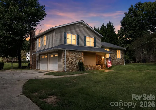 Photo 1 of Single family home for sale at 1206 Three Bridges Rd, Easley, SC 29642 | MLS# 4430435 | Listing updated on 2026-10-08