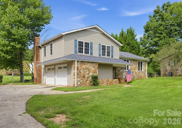 Photo 34 of Single family home for sale at 1206 Three Bridges Rd, Easley, SC 29642 | MLS# 4430435 | Listing updated on 2026-10-08