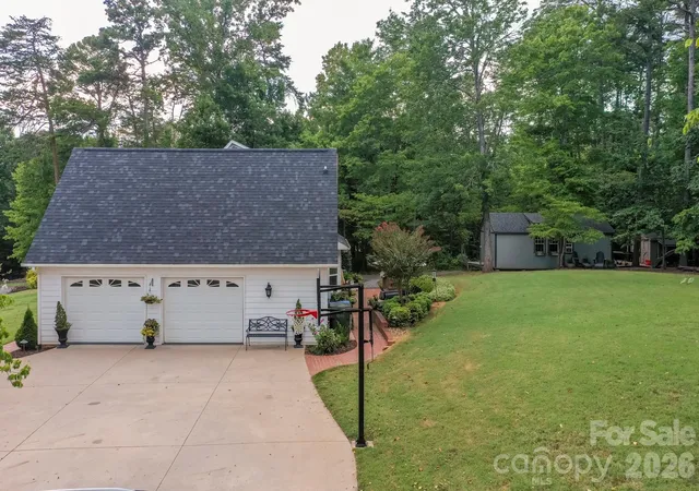 Photo 3 of Single family home for sale at 191 Briarwood Dr, Rutherfordton, NC 28139 | MLS# 4430437 | Listing updated on 2026-10-02