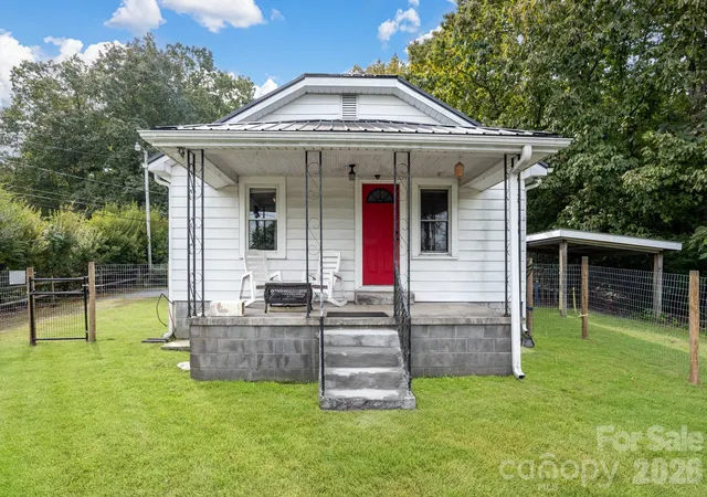 Single family home for sale at 585 Eastview Rd, Salisbury, NC 28146 | MLS# 4430444