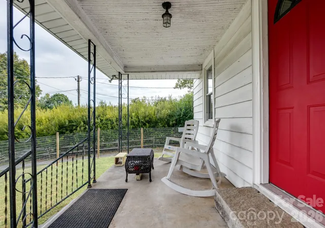 Photo 3 of Single family home for sale at 585 Eastview Rd, Salisbury, NC 28146 | MLS# 4430444 | Listing updated on 2026-10-07