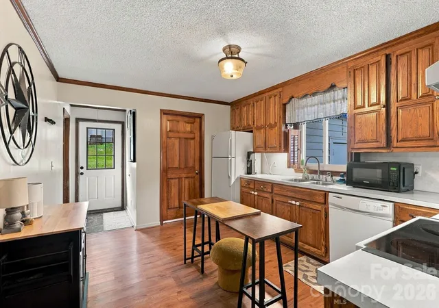 Photo 3 of Single family home for sale at 585 Eastview Rd, Salisbury, NC 28146 | MLS# 4430444 | Listing updated on 2026-10-07