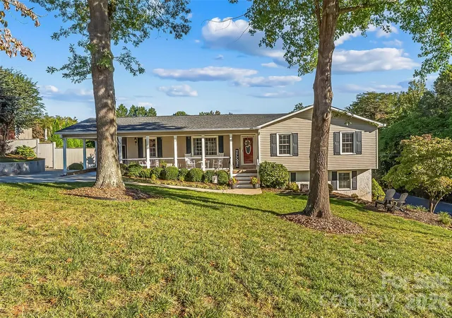 Photo 1 of Single family home for sale at 5 Clearview St, Granite Falls, NC 28630 | MLS# 4430445 | Listing updated on 2026-10-09