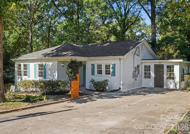 Photo 3 of Single family home for sale at 110 Hillside Ave Sw, Concord, NC 28025 | MLS# 4430448 | Listing updated on 2026-10-03