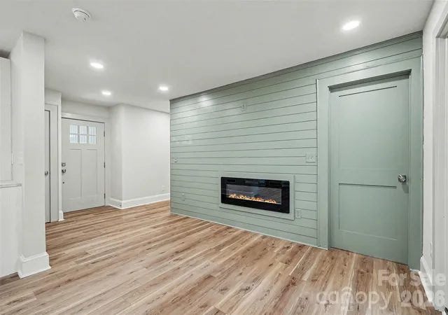 Photo 4 of Single family home for sale at 110 Hillside Ave SW, Concord, NC 28025 | MLS# 4430448 | Listing updated on 2026-10-03
