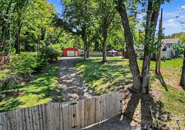 Photo 3 of Land for sale at 3009 New Pineola Rd, Charlotte, NC 28208 | MLS# 4430452 | Listing updated on 2026-10-12