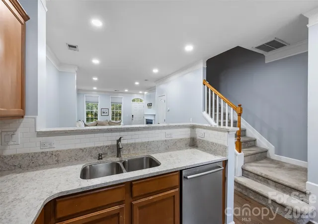 Photo 4 of Townhouse for sale at 8512 Beaver Crk Dr, Charlotte, NC 28269 | MLS# 4430454 | Listing updated on 2026-10-03