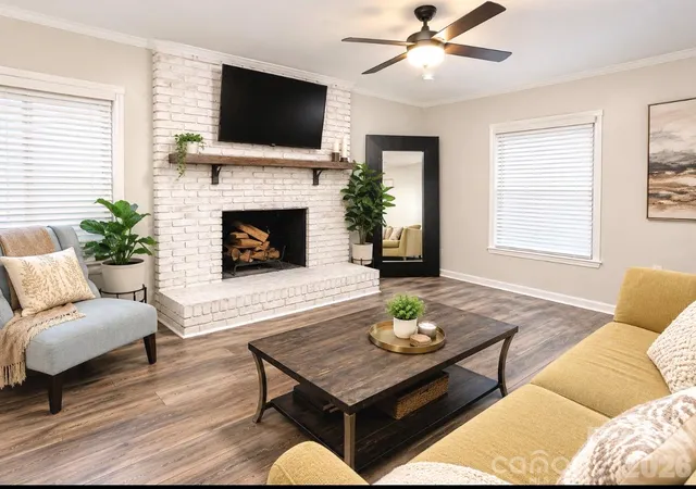 Photo 4 of Single family home for sale at 7332 Cedarbrook Dr, Charlotte, NC 28215 | MLS# 4430455 | Listing updated on 2026-10-09