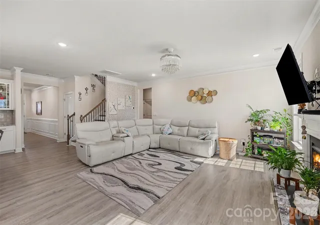 Photo 3 of Single family home for sale at 8815 Mangfall Ln, Fort Mill, SC 29707 | MLS# 4430461 | Listing updated on 2026-10-15