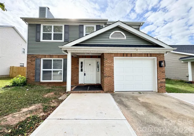 Photo 4 of Single family home for sale at 1634 Pamela Lorraine Dr, Charlotte, NC 28213 | MLS# 4430476 | Listing updated on 2026-10-07