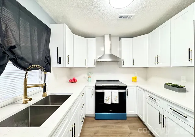 Photo 2 of Single family home for sale at 1634 Pamela Lorraine Dr, Charlotte, NC 28213 | MLS# 4430476 | Listing updated on 2026-10-07