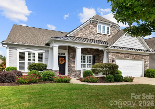 Photo 1 of Single family home for sale at 2100 Yellowstone Dr, Fort Mill, SC 29707 | MLS# 4430478 | Listing updated on 2026-10-07