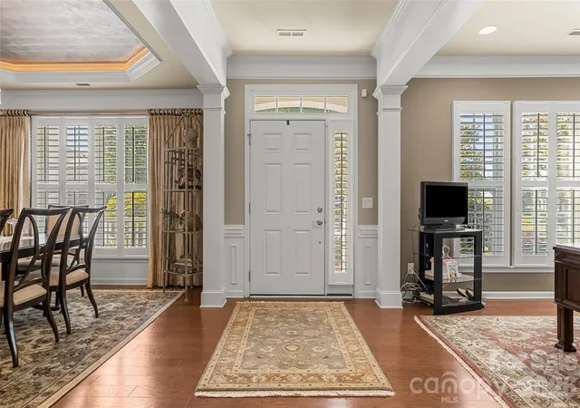 Photo 4 of Single family home for sale at 2100 Yellowstone Dr, Fort Mill, SC 29707 | MLS# 4430478 | Listing updated on 2026-10-07