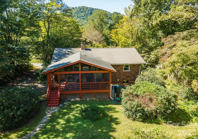 Photo 2 of Single family home for sale at 824 N Cherokee Ave, Black Mountain, NC 28711 | MLS# 4430479 | Listing updated on 2026-10-05