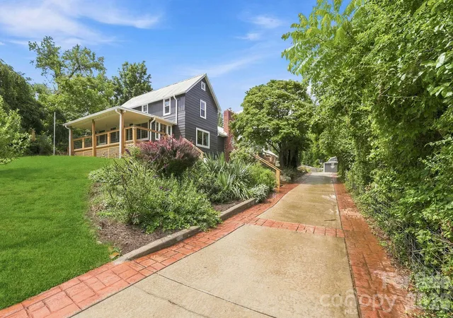 Photo 4 of Single family home for sale at 2252 Riceville Rd #1, Asheville, NC 28805 | MLS# 4430483 | Listing updated on 2026-10-04