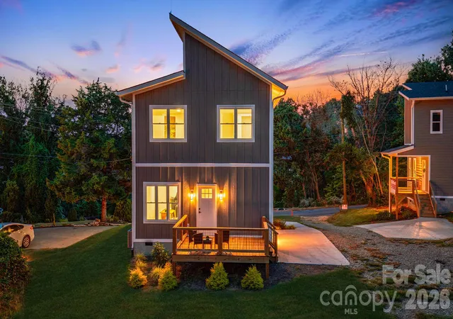 Photo 2 of Single family home for sale at 31 Elkwood Ave, Asheville, NC 28804 | MLS# 4430489 | Listing updated on 2026-10-21