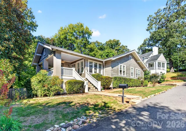 Photo 3 of Single family home for sale at 26 Hillside Dr, Marion, NC 28752 | MLS# 4430490 | Listing updated on 2026-10-07