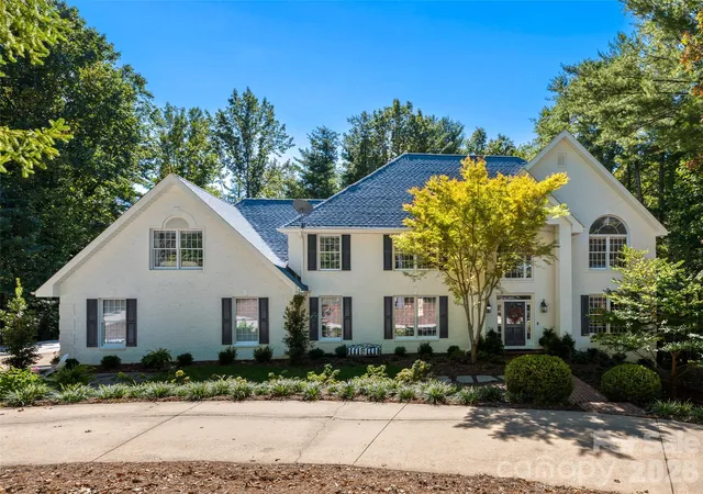 Photo 2 of Single family home for sale at 12 Dunnwoody Dr, Arden, NC 28704 | MLS# 4430491 | Listing updated on 2026-10-02