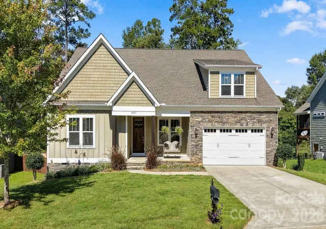 Photo 1 of Single family home for sale at 3901 12th Street NE, Hickory, NC 28601 | MLS# 4430496 | Listing updated on 2026-10-15