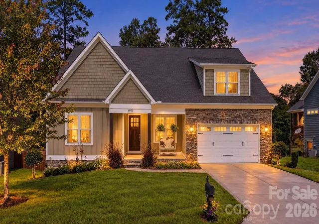 Photo 1 of Single family home for sale at 3901 12th Street Ne, Hickory, NC 28601 | MLS# 4430496 | Listing updated on 2026-10-15