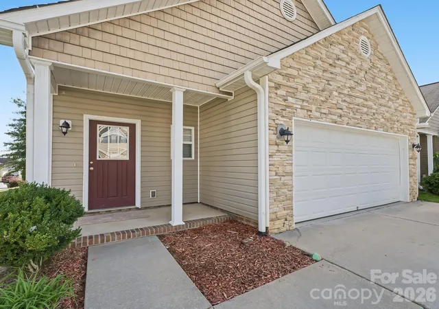 Photo 1 of Single family home for sale at 15 Chowan Dr, Fletcher, NC 28732 | MLS# 4430498 | Listing updated on 2026-10-06