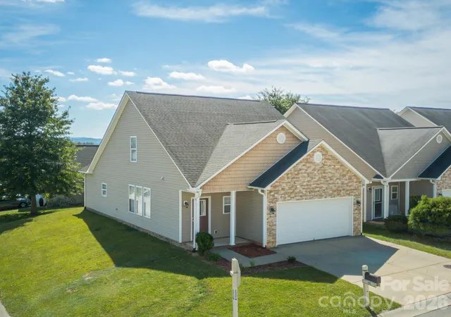 Photo 2 of Single family home for sale at 15 Chowan Dr, Fletcher, NC 28732 | MLS# 4430498 | Listing updated on 2026-10-06